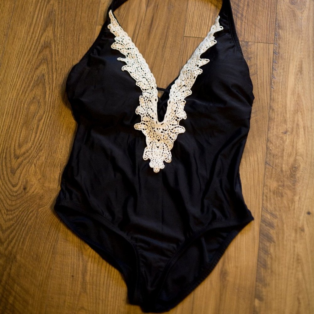Venus black swimsuit one piece 14 large black lace flattering EUC clean swim